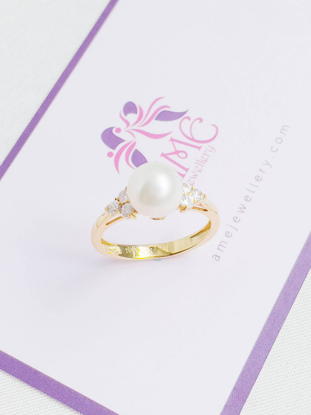 Nhẫn nữ Vàng Ngọc trai trắng White Freshwater Pearl Side-stone Ring in 14K Yellow Gold by AME Jewellery