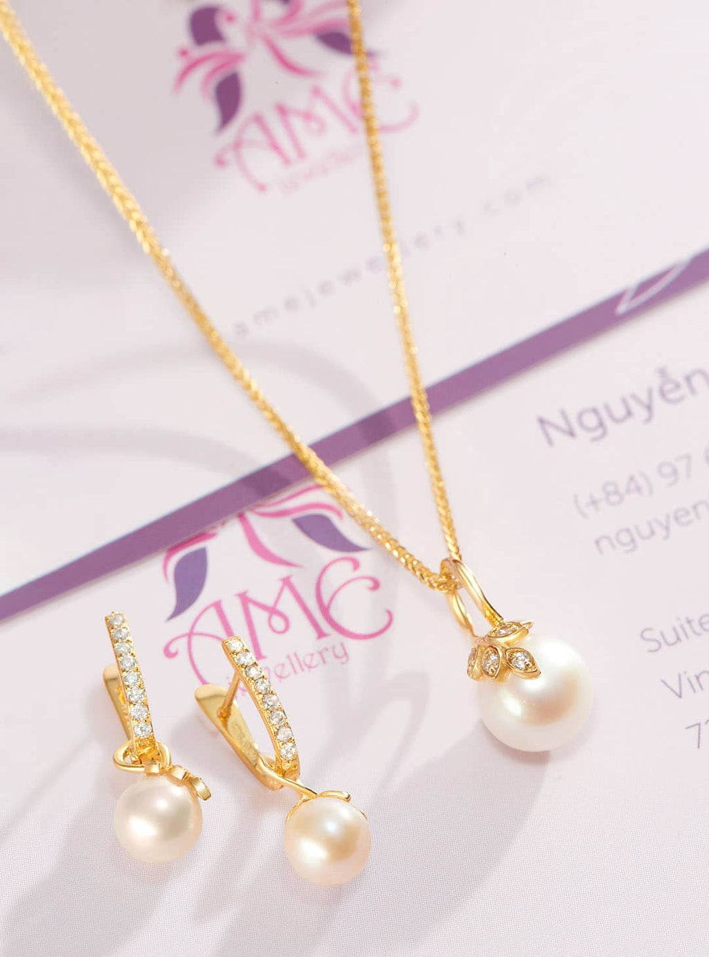 Trang sức Lá Vàng 14K Ngọc trai White Pearl Leaf Jewelry in 14-karat Yellow Gold by AME Jewellery