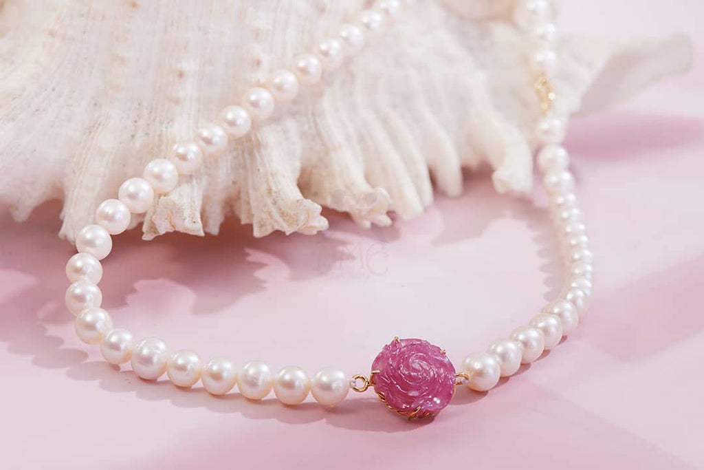 Vòng cổ Chuỗi Ngọc trai trắng Pearl Strand Necklace and Ruby Rose by AME Jewellery