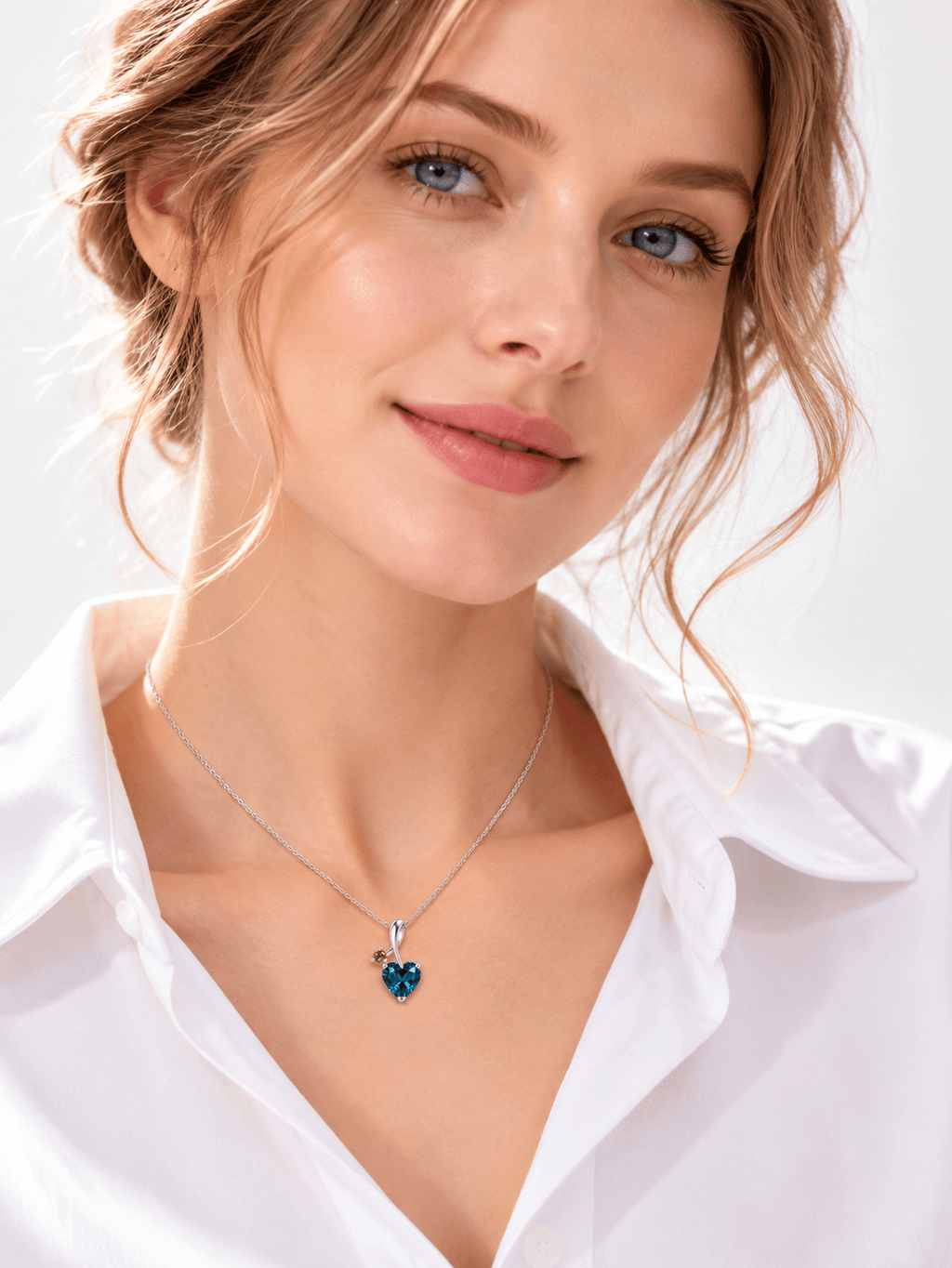 Pendentif en argent sterling avec topaze bleue londres taille cœur et péridot - AME Jewellery