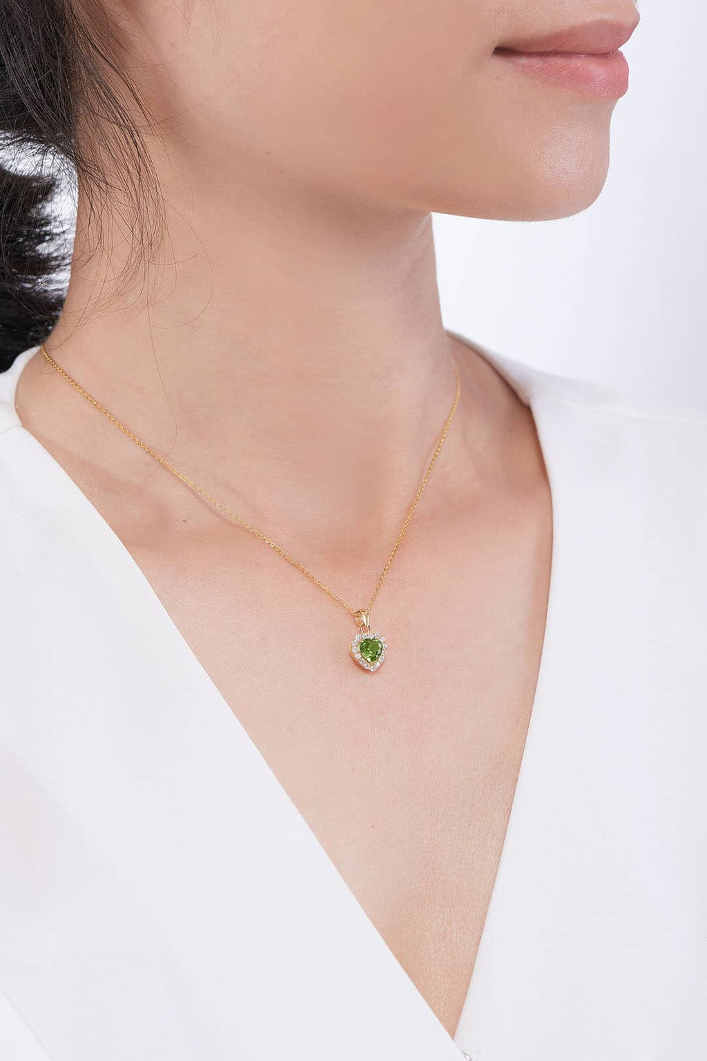 Mặt dây chuyền Vàng Đá quý tự nhiên Heart-cut Peridot Halo Pendant in 14K Yellow Gold by AMEJewellery