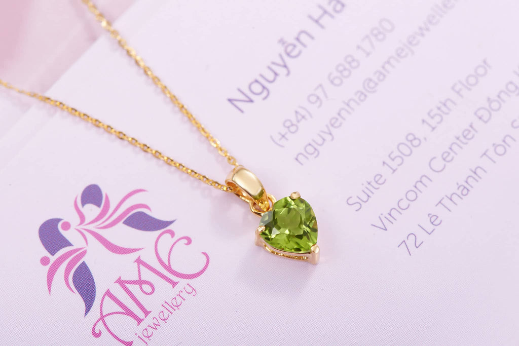 Mặt dây chuyền Vàng Đá quý tự nhiên Heart-cut Peridot Pendant Necklace in 14K Yellow Gold by AMEJewellery