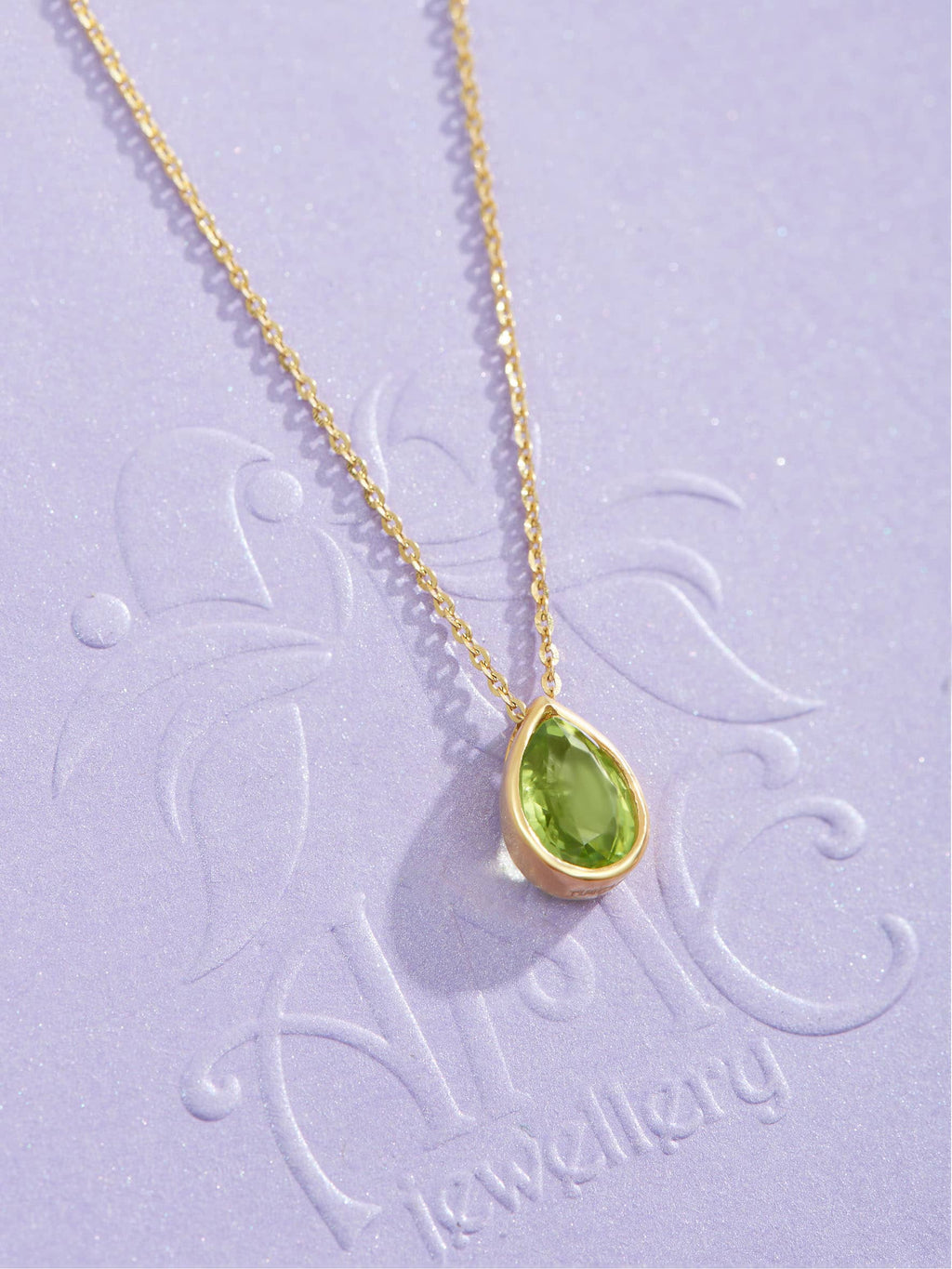 Mặt dây chuyền Đá quý thiên nhiên Pear-cut Peridot Bezel Pendant in 14K Yellow Gold by AME Jewellery