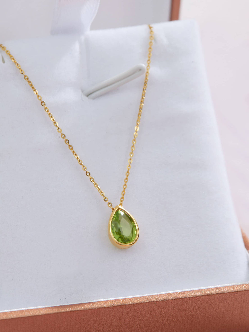 Mặt dây chuyền Đá quý thiên nhiên Pear-cut Peridot Bezel Pendant in 14K Yellow Gold by AME Jewellery