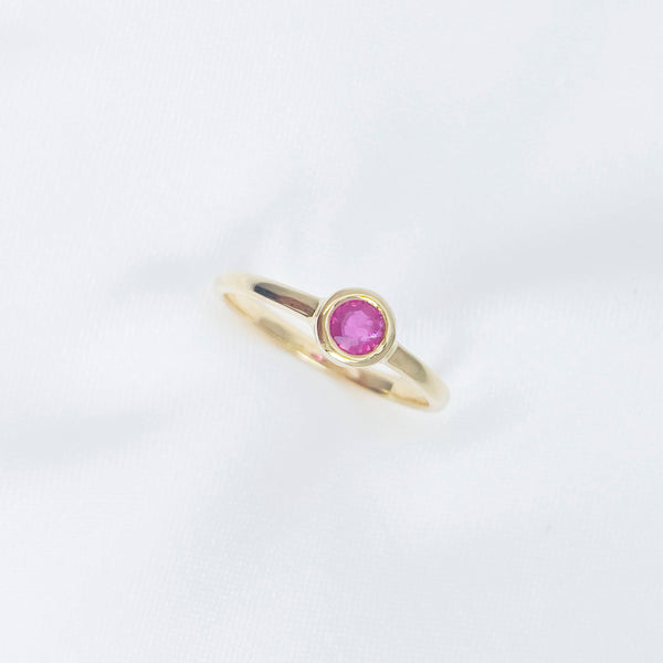 Nhẫn Vàng Đá quý thiên nhiên Natural Ruby Bezel Ring in 14K Yellow Gold | AME Jewellery
