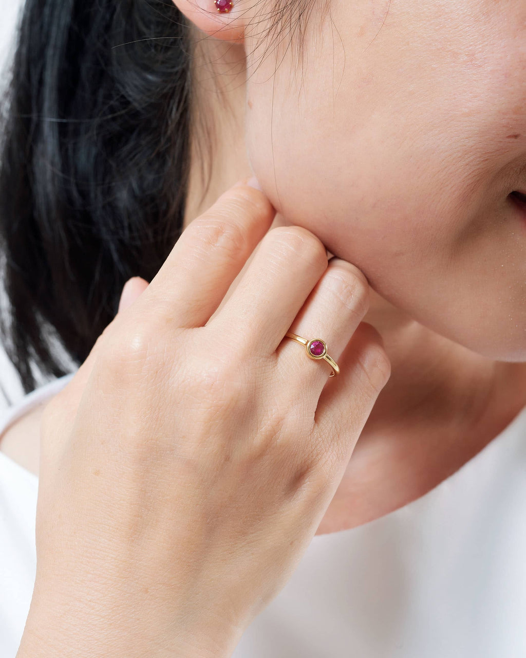 Nhẫn Vàng Đá quý thiên nhiên Natural Ruby Bezel Ring in 14K Yellow Gold | AME Jewellery