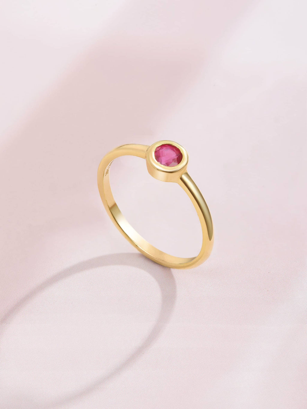 Nhẫn Vàng Đá quý thiên nhiên Natural Ruby Bezel Ring in 14K Yellow Gold | AME Jewellery