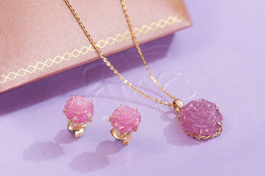 Bộ Trang sức Vàng 14K Hoa hồng Đá quý tự nhiên Ruby Carved Rose Flower Jewelry Set in 14K Yellow Gold by AME Jewellery