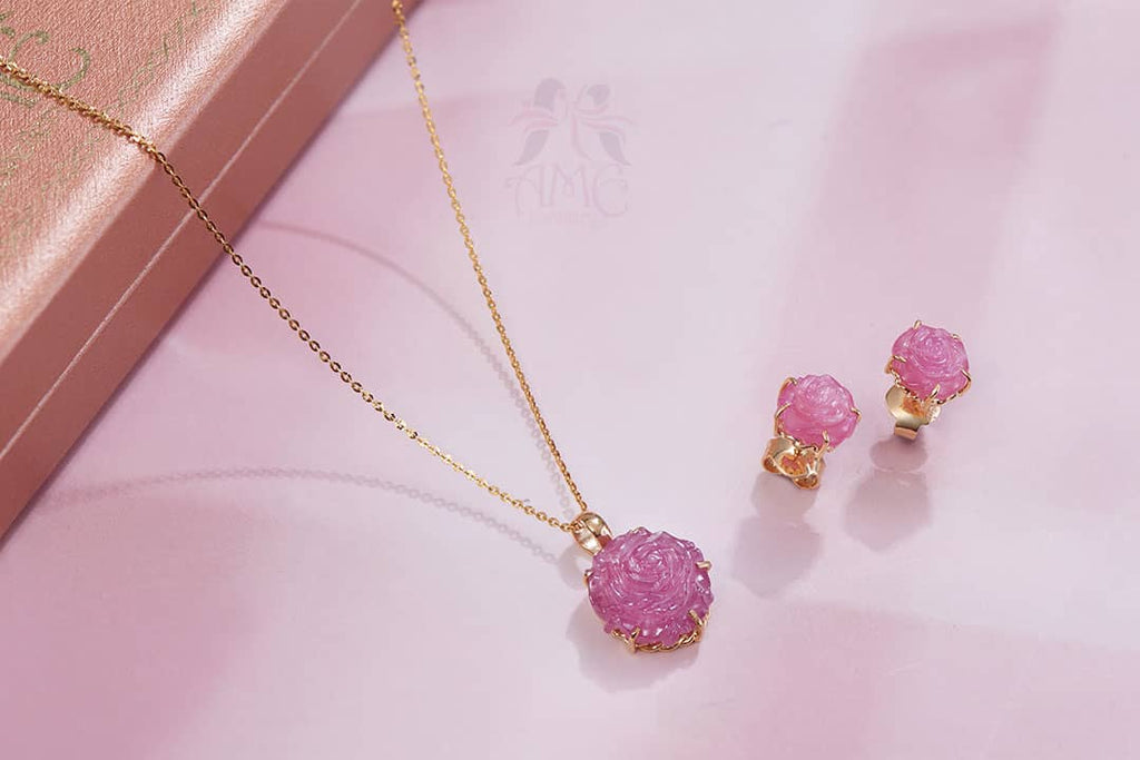 Bộ Trang sức Vàng 14K Hoa hồng Đá quý tự nhiên Ruby Carved Rose Flower Jewelry Set in 14K Yellow Gold by AME Jewellery