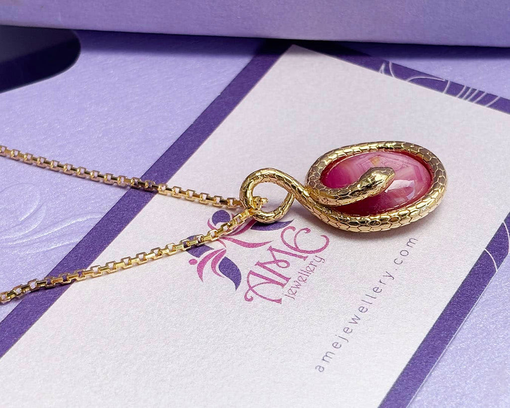 Mặt dây chuyền Rắn Vàng Đá quý tự nhiên Star Ruby Snake Pendant in 14K Yellow Gold by AME Jewellery