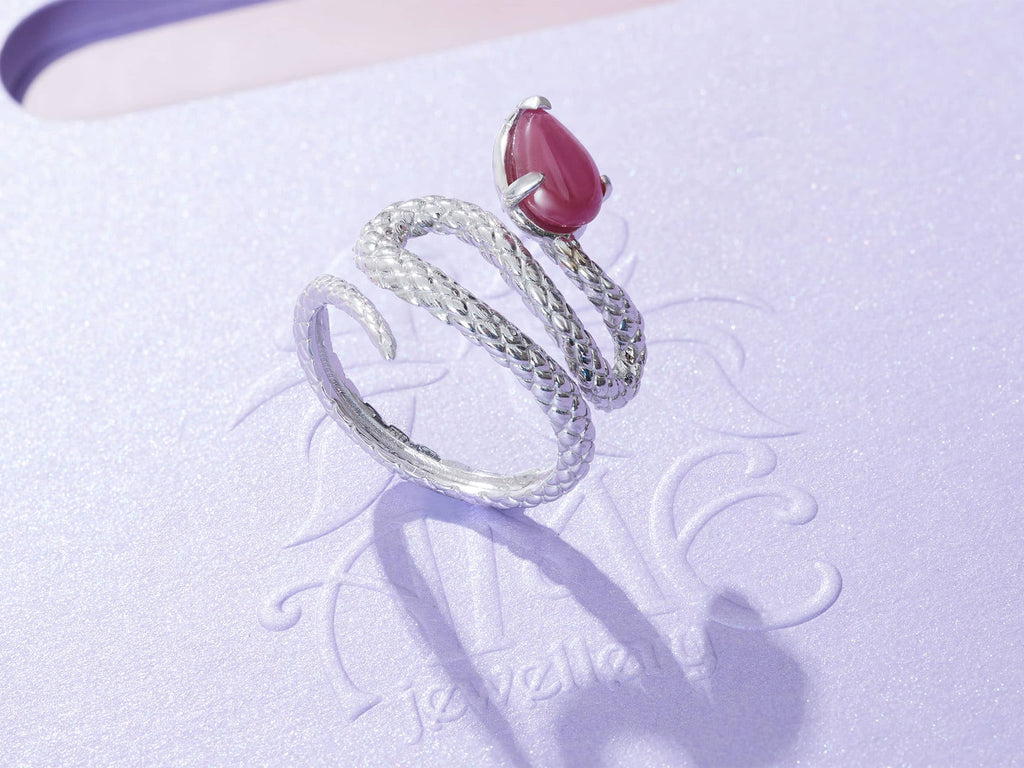 Nhẫn Rắn Nữ Vàng trắng Đá quý tự nhiên Pear Cabochon Star Ruby Snake Ring in 14K White Gold | AME Jewellery