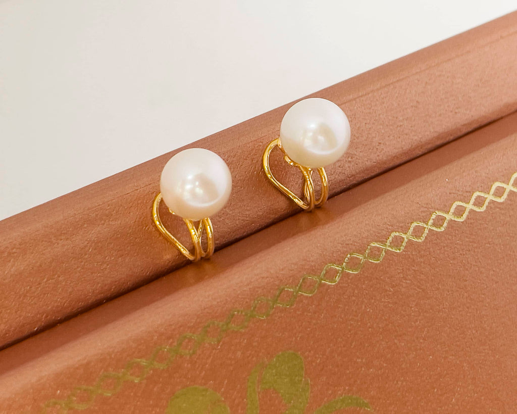 Bông tai Kẹp Ngọc trai trắng White Freshwater Cultured Pearl Clip-onEarrings in 14K Yellow Gold by AME Jewellery