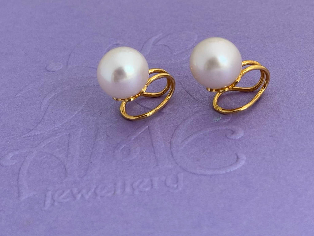 Bông tai Kẹp Ngọc trai trắng White Freshwater Cultured Pearl Clip-onEarrings in 14K Yellow Gold by AME Jewellery