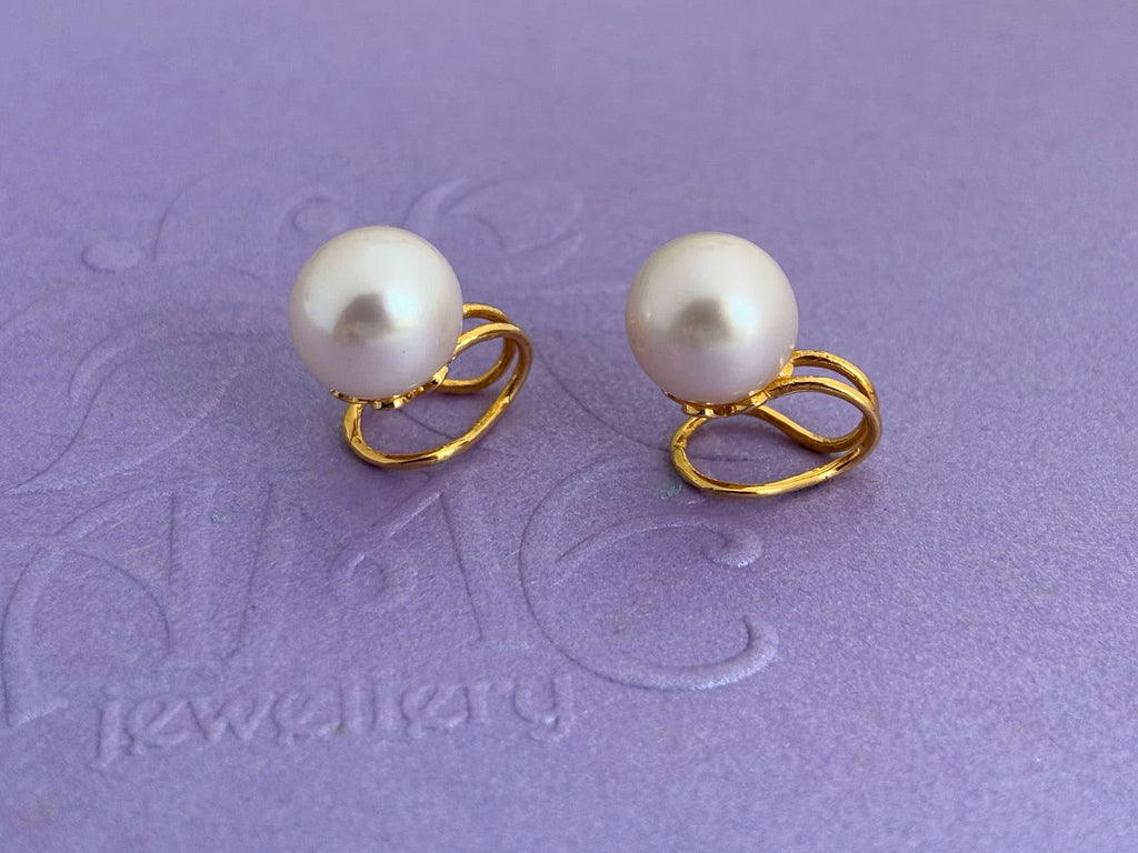 Bông tai Kẹp Ngọc trai trắng White Freshwater Cultured Pearl Clip-onEarrings in 14K Yellow Gold by AME Jewellery