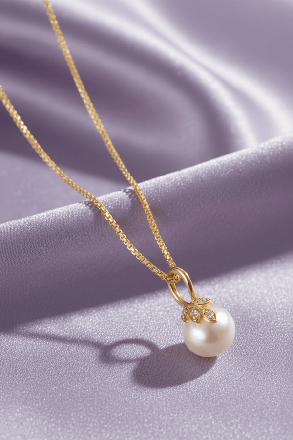 Mặt dây Vàng Ngọc trai White Freshwater Pearl Leaf Pendantin 14K Yellow Gold | AME Jewellery