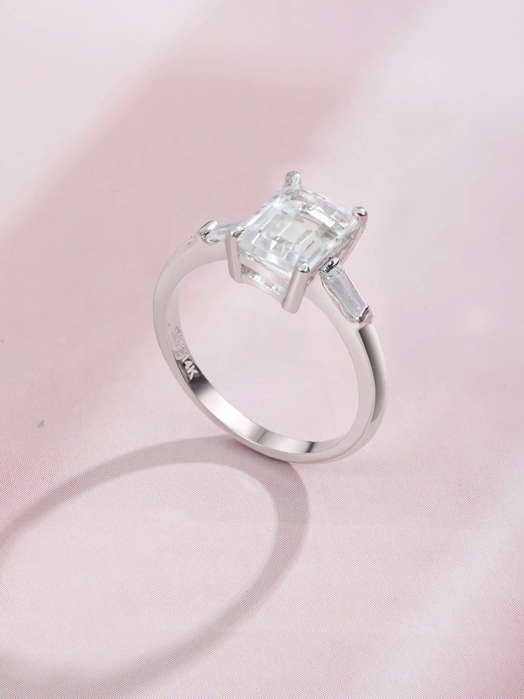 Nhẫn nữ Vàng trắng Đá quý tự nhiên Colorless Rectangle Topaz Ring 14K White Gold by AME Jewellery