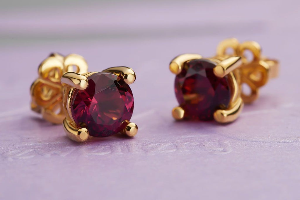 Bông tai Vàng Đá quý tự nhiên Red Garnet 4-prong Earrings in 14K Yellow Gold by AME Jewellery