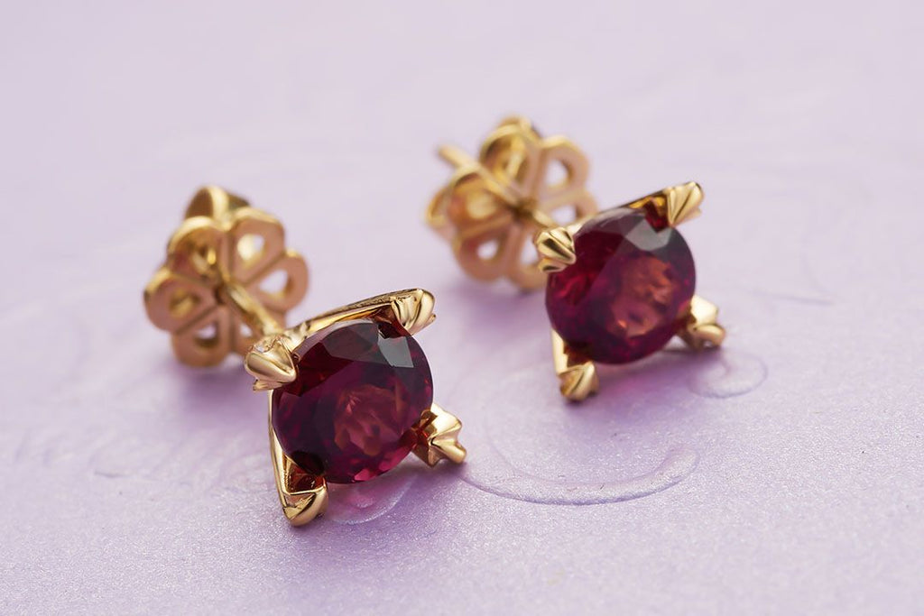 Bông tai Vàng Đá quý thiên nhiên Red Garnet Earrings in 14K Yellow Gold by AME Jewellery