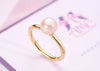 Bague classique en or jaune 14K avec perle de culture d'eau douce rose par AME Jewellery