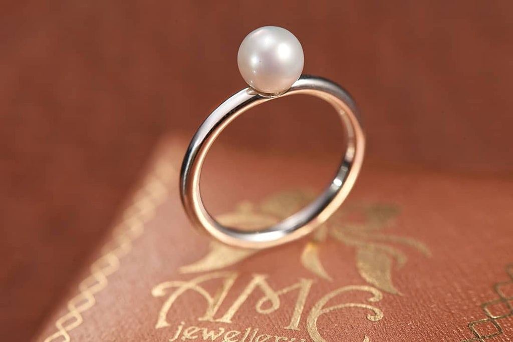 Bague classique en argent sterling avec perle de culture d'eau douce blanche de 6,5 mm par AME Jewellery 