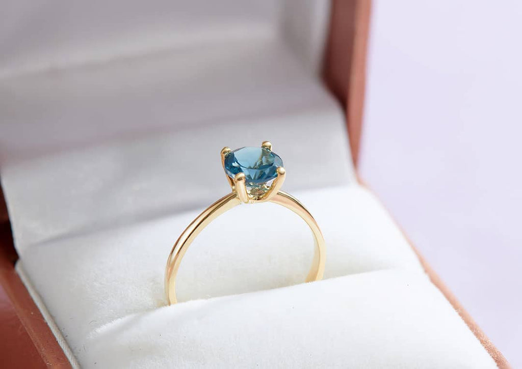 Nhẫn Vàng 14K Đá quý thiên nhiên London Blue Topaz  Solitaire Gold Ring | AME Jewellery