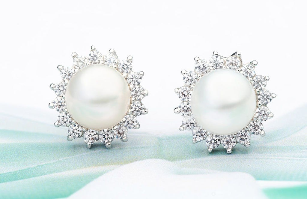 Bông tai Ngọc trai trắng Freshwater Pearl Sunflower Earrings by AME Jewellery