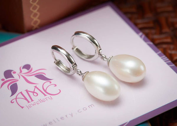 Bông tai Ngọc trai nước ngọt | Pearl Huggie hoop Earrings | AME Jewellery