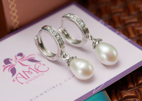 Bông tai Ngọc trai nuôi nước ngọt trắng White Freshwater Pearl Huggie hoop Earrings by AME Jewellery