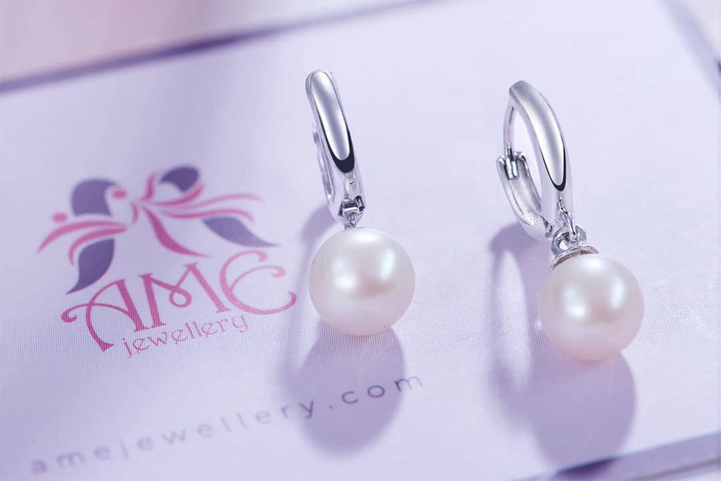 Bông tai Ngọc trai nước ngọt trắng Pearl huggie hoop  Earrings by AME Jewellery