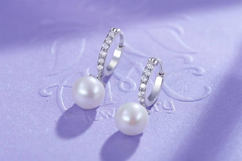 Bông tai Ngọc trai trắng White Pearl Hinged Earrings by AME Jewellery