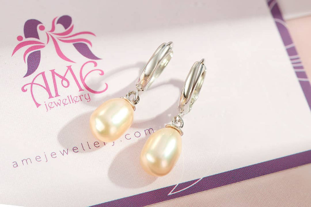 Bông tai Ngọc trai nước ngọt Pearl huggie hoop Earrings | AME Jewellery