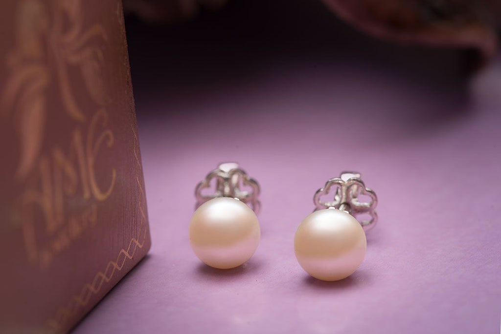Bông tai ngọc trai nuôi nước ngọt bán cầu màu trắng - AME Jewellery