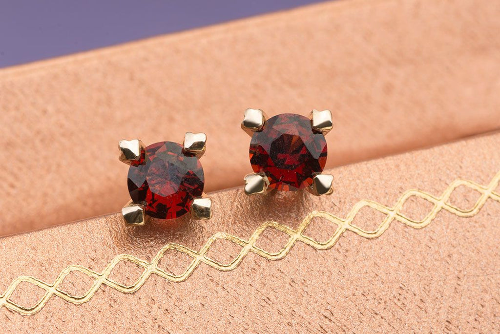 Bông tai Vàng Đá quý tự nhiên Red Garnet 4-prong Earrings in 14K yellow Gold by AME Jewellery