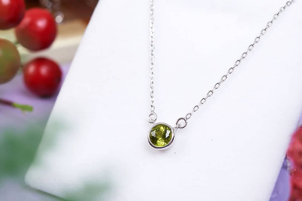Dây chuyền Đá quý thiên nhiên Natural Peridot Solitaire Bezel Chain Necklace | AME Jewellery