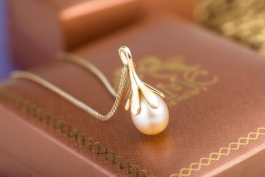 Mặt dây Vàng 14K Ngọc trai Biển Golden South Sea Pearl Pendant Necklace  by AME Jewellery