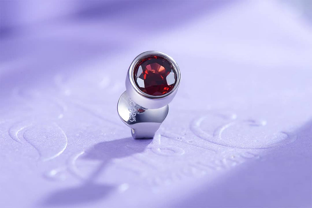 Khuyên tai Nam Đá quý tự nhiên Garnet Bezel Men's Earring in Sterling Silver by AME Jewellery