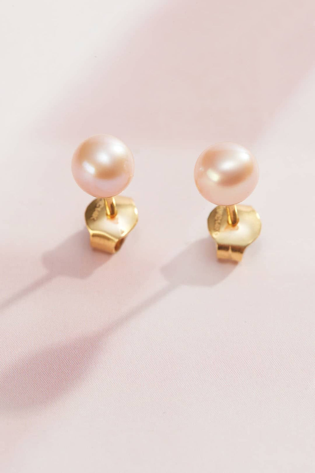 Bông tai Ngọc trai Lavender Freshwater Cultured Pearl Earrings 14K Yellow Gold | AME Jewellery