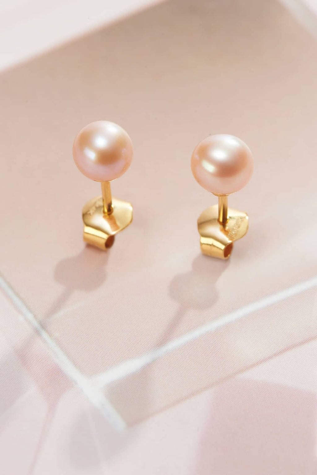 Bông tai Ngọc trai Lavender Freshwater Cultured Pearl Earrings 14K Yellow Gold | AME Jewellery