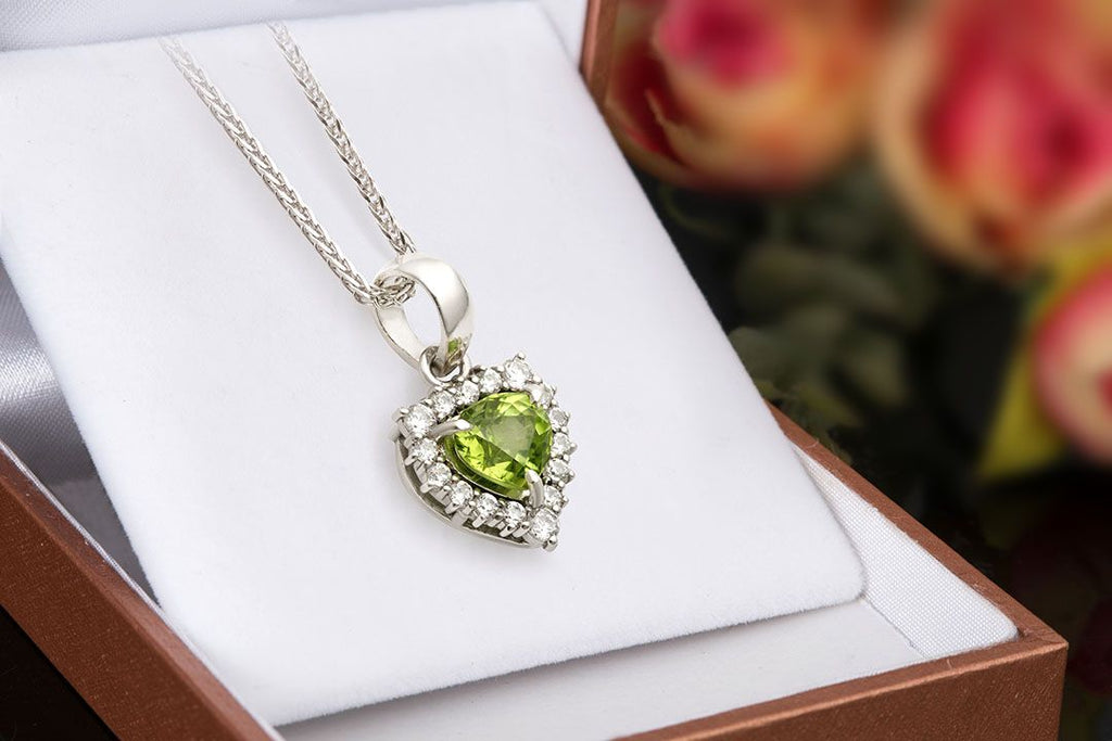 Mặt dây chuyền Đá quý tự nhiên Heart-cut Peridot Halo Pendant Necklace in Sterling Silver by AME Jewellery