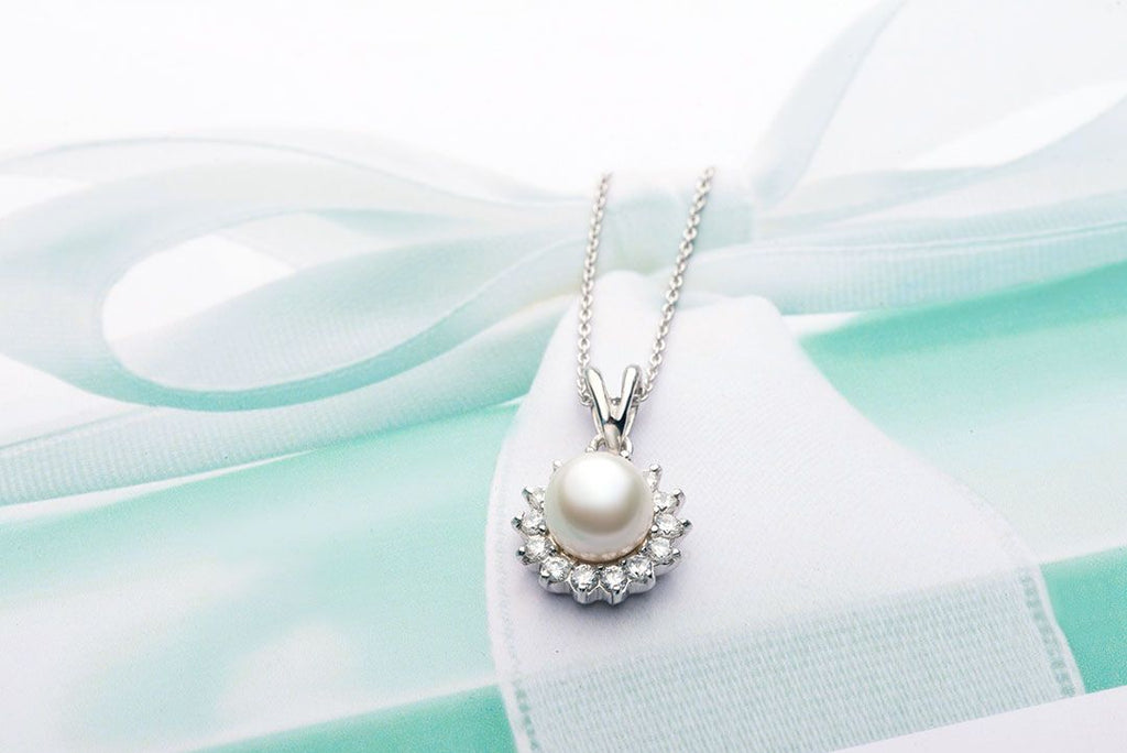 Mặt dây chuyền Ngọc trai trắng White Freshwater Pearl Sunflower Pendant Necklace by AME Jewellery