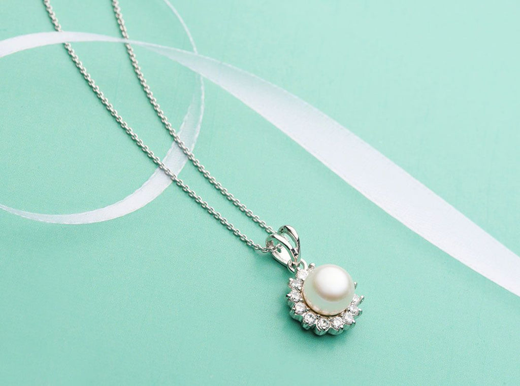 Mặt dây chuyền Ngọc trai trắng White Freshwater Pearl Sunflower Pendant Necklace by AME Jewellery