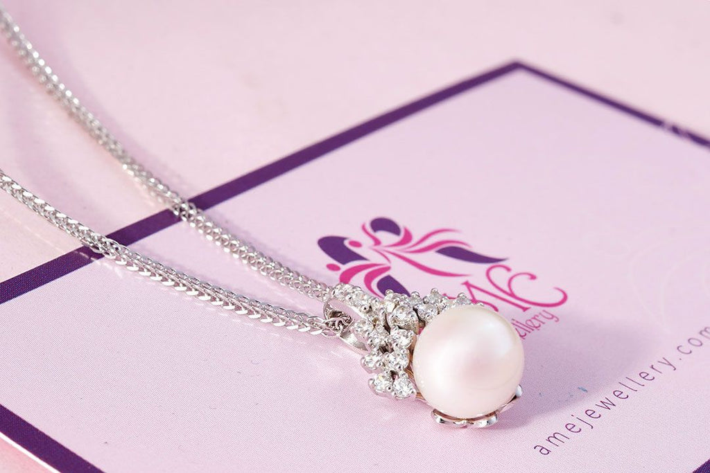 Mặt dây Vương miện Ngọc trai trắng White Pearl Crown Pendant Necklace by AME Jewellery