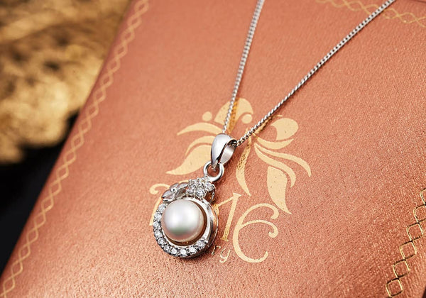 Mặt dây hoa Ngọc trai trắng White Freshwater Pearl Flower Pendant Necklace by AME Jewellery