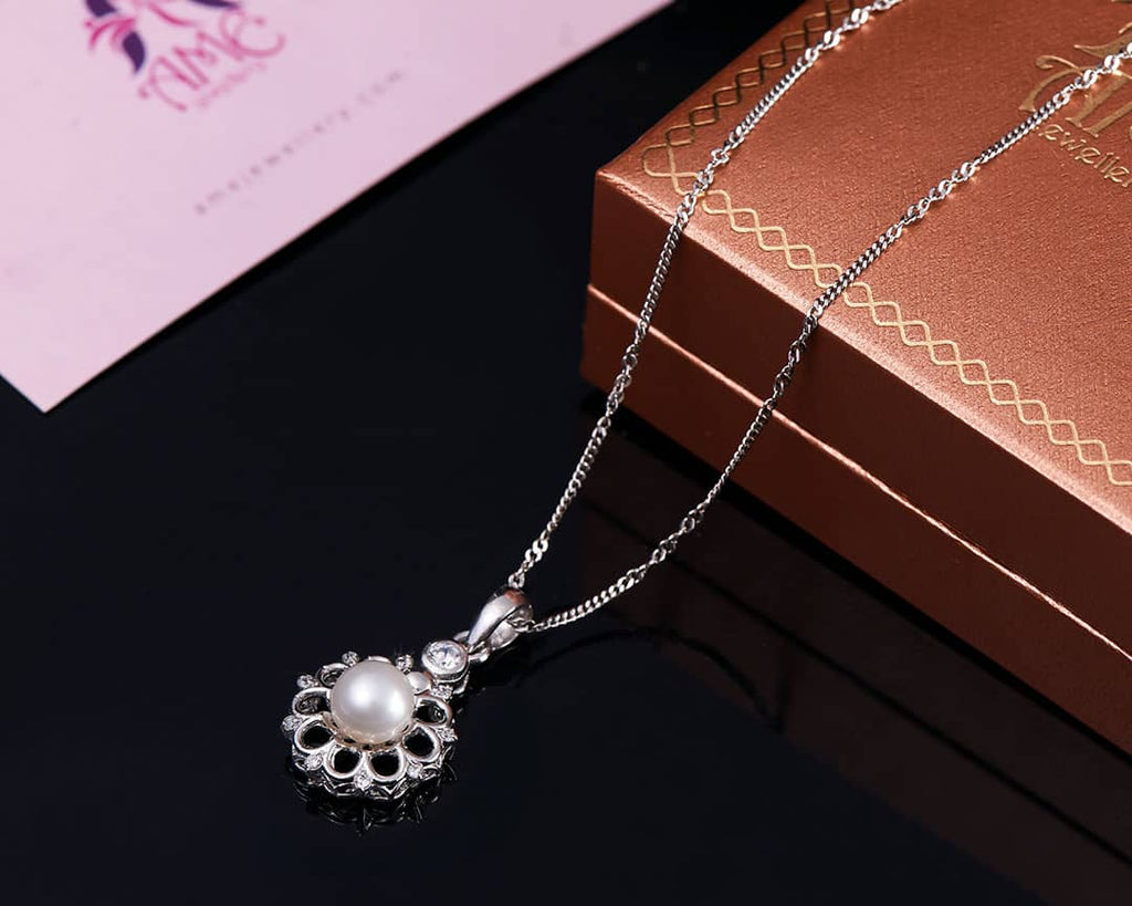 Mặt dây chuyền Hoa Ngọc trai trắng White Pearl Flower Pendant Necklace by AME Jewellery