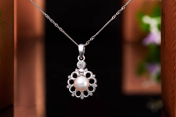 Mặt dây chuyền Hoa Ngọc trai trắng White Pearl Flower Pendant Necklace by AME Jewellery