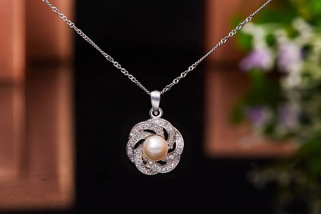 Mặt dây Ngọc trai trắng White Pearl Pinwheel Pendant Necklace by AME Jewellery