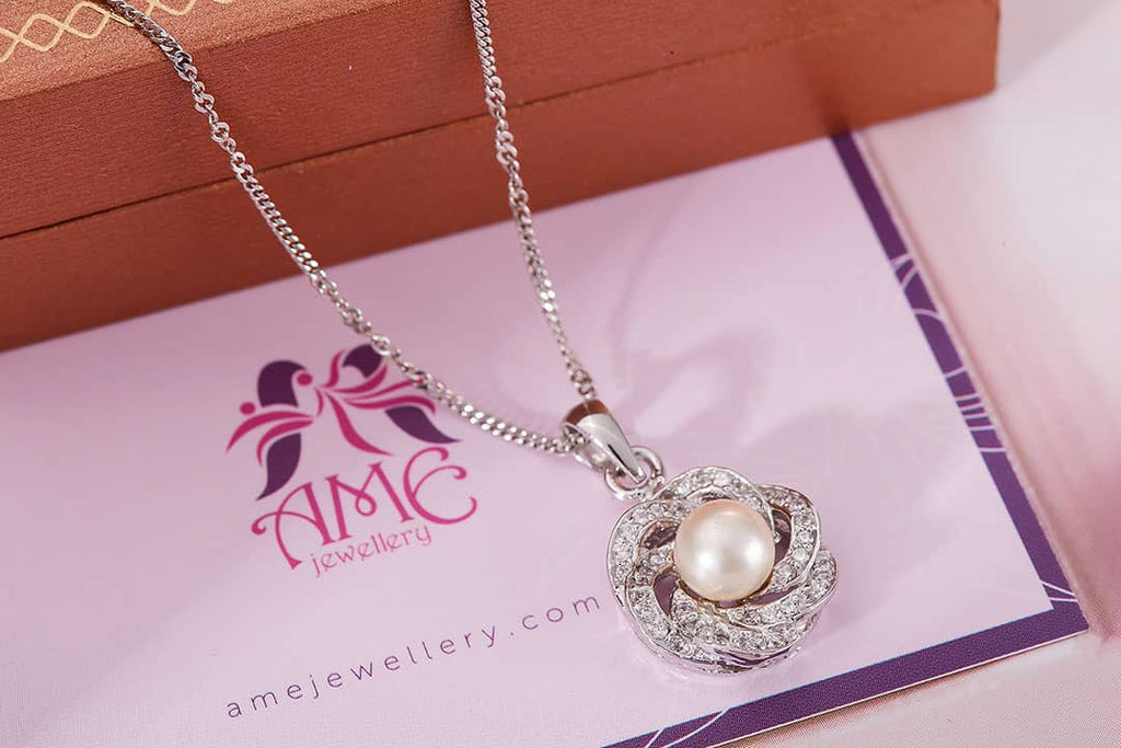 Mặt dây Ngọc trai trắng White Pearl Pinwheel Pendant Necklace by AME Jewellery
