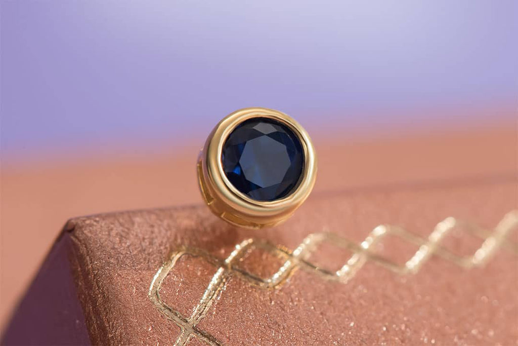 Khuyên tai Nam Vàng Đá quý tự nhiên Blue Sapphire Bezel Men's Earrings in 14K Yellow Gold by AME Jewellery