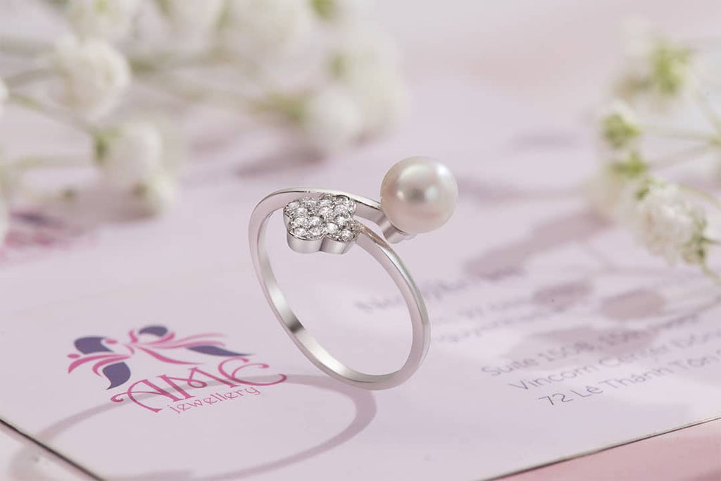 Nhẫn Ngọc trai trắng White Pearl Flower Ring by AME Jewellery