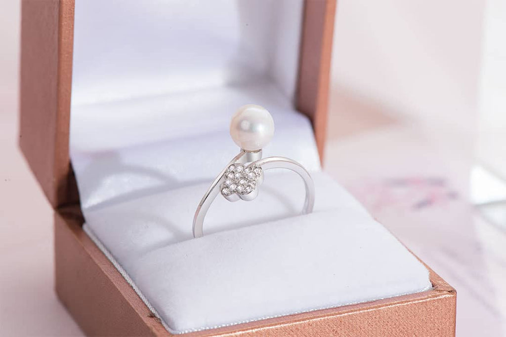 Nhẫn Ngọc trai trắng White Pearl Flower Ring by AME Jewellery